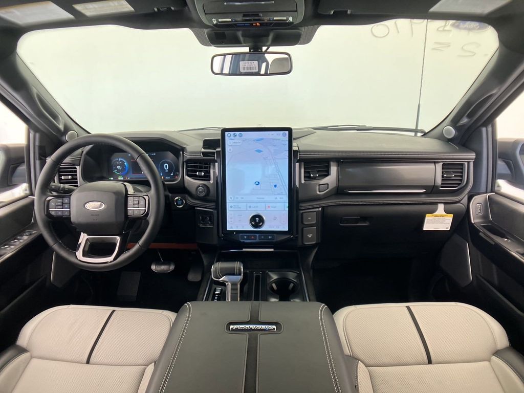 2023 Ford F-150 Lightning Platinum photo 4