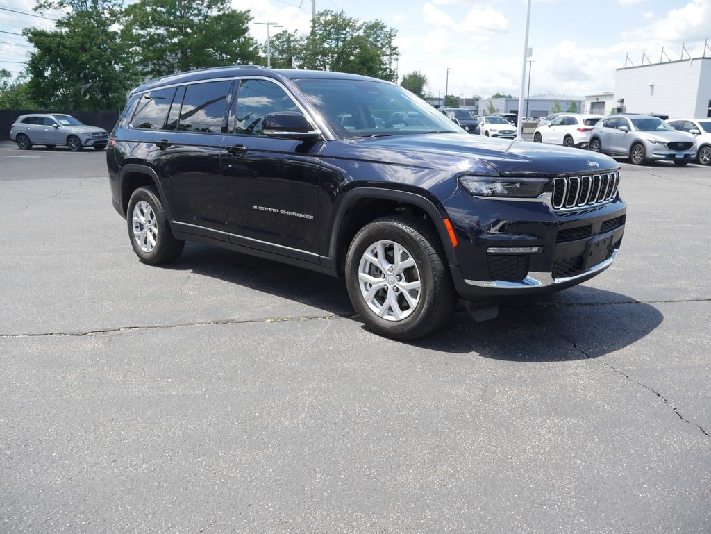 View vehicle photo 7