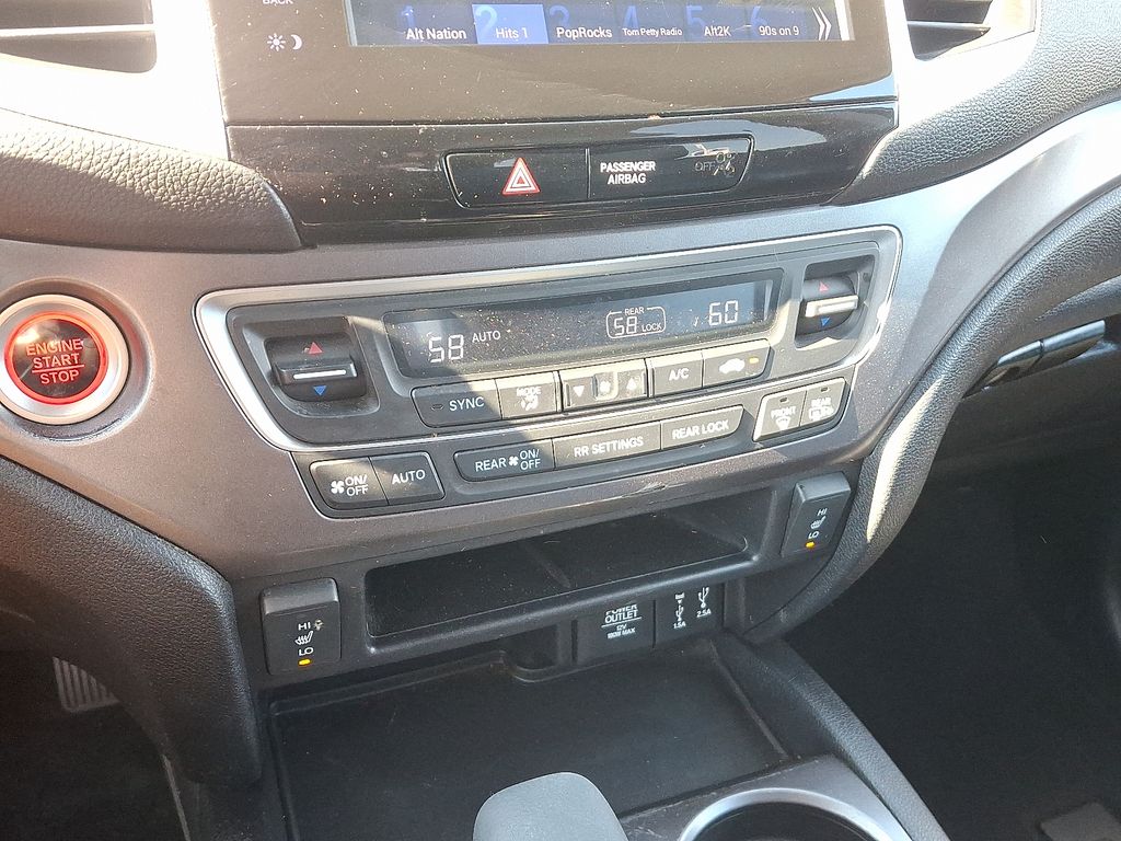 Thumbnail: 2018 Honda Pilot - 17