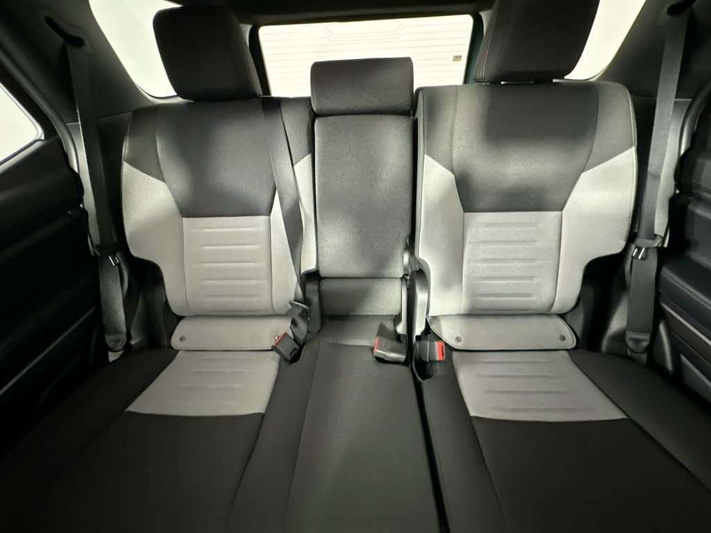 Toyota4Runner i-FORCE MAX Hybrid13