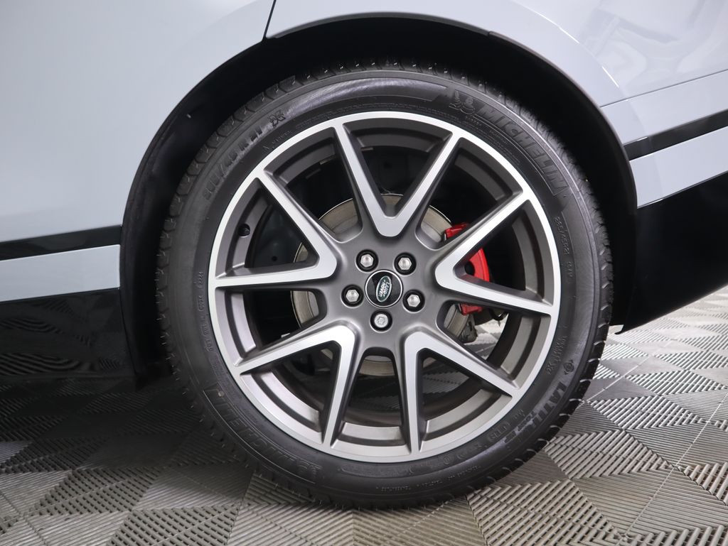 Thumbnail: 2025 Land Rover Range Rover Velar - 32