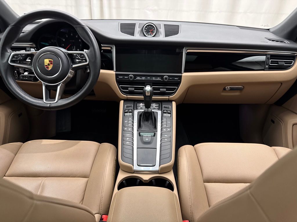 2021 Porsche Macan  22