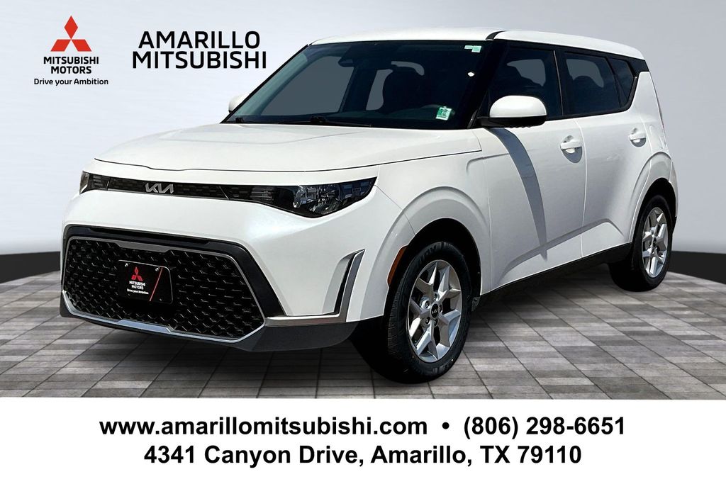 Snow White Pearl 2025 Kia Soul LX FWD SUV / Crossover Front-Wheel Drive Continuously Variable Transmission