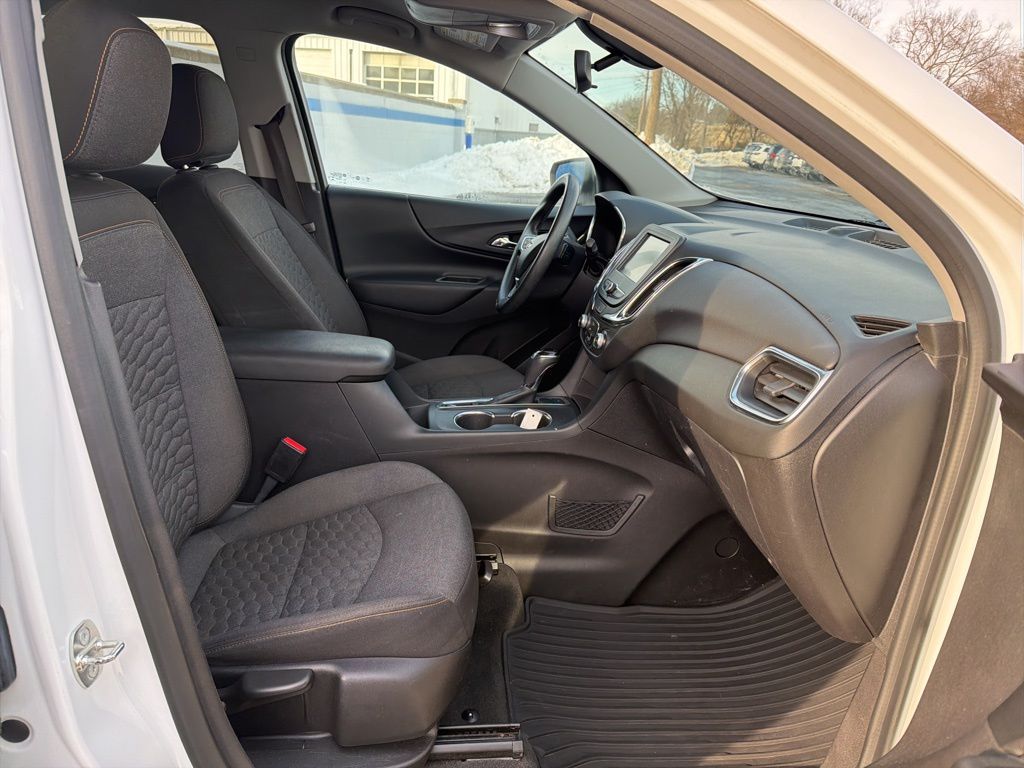 Thumbnail: 2018 Chevrolet Equinox - 24