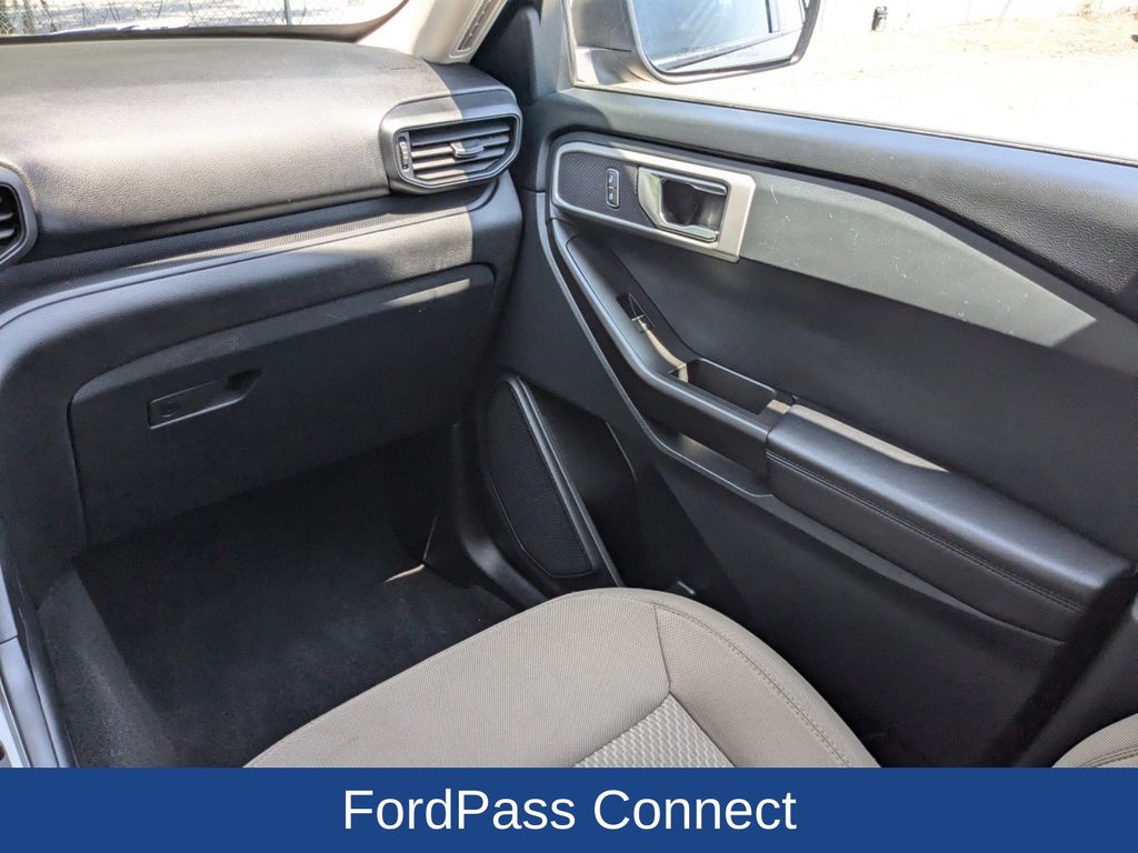 2021 Ford Explorer Base
