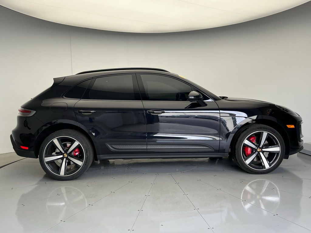 Thumbnail: 2023 Porsche Macan - 23