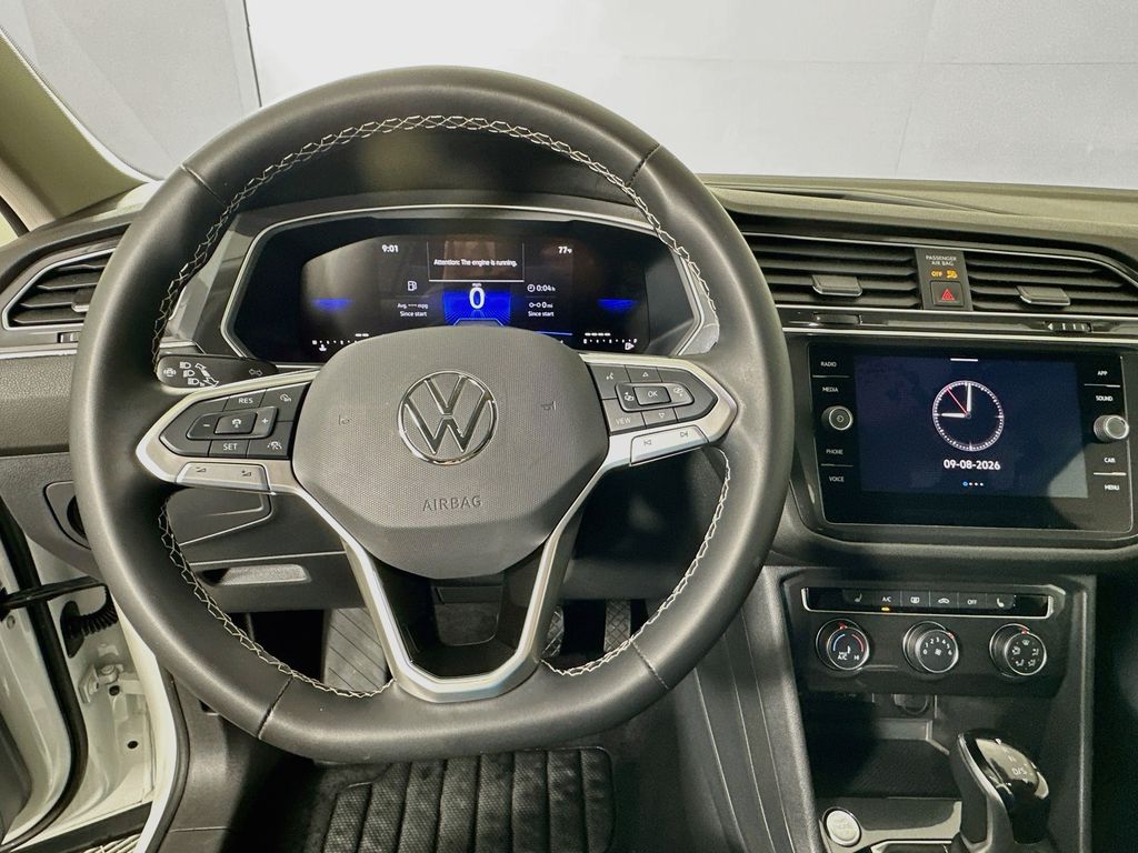 Thumbnail: 2024 Volkswagen Tiguan - 11