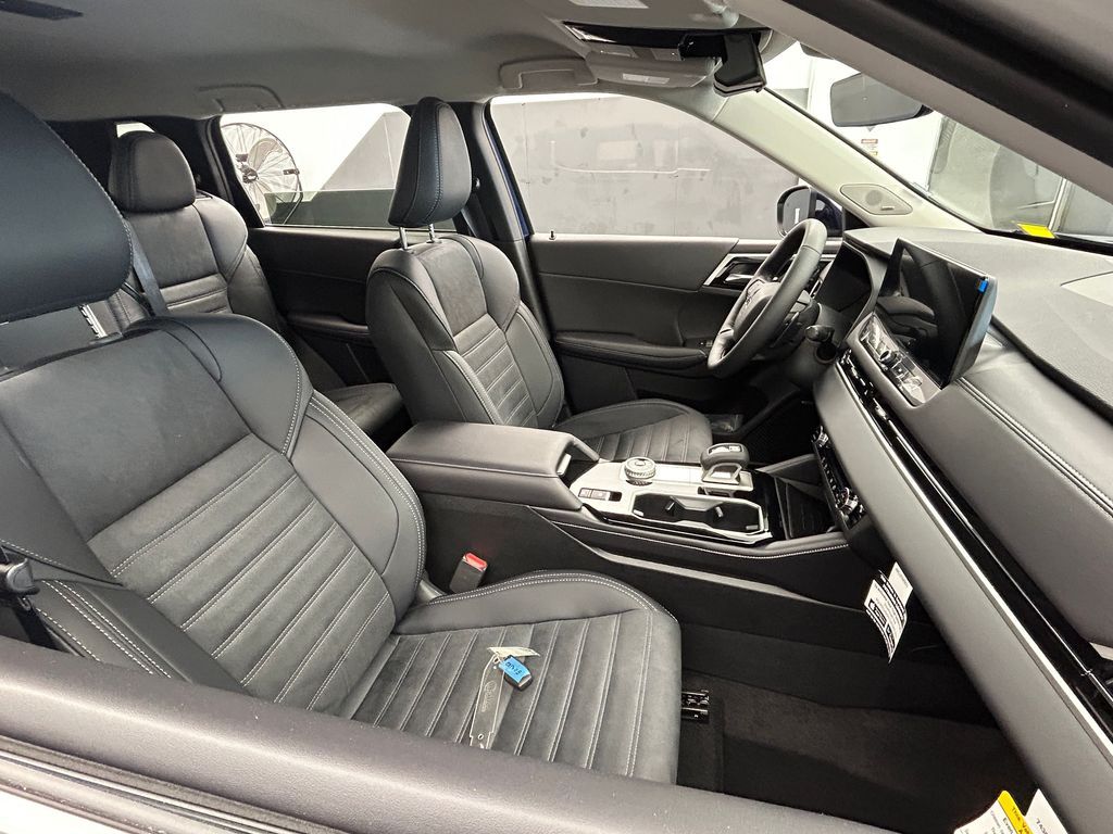 New 2026 Cosmic Blue Metallic Mitsubishi SE image 53