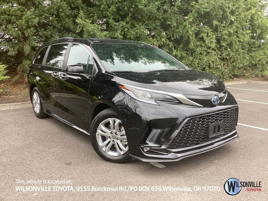 2022 Toyota Sienna XSE 7-Passenger AWD
