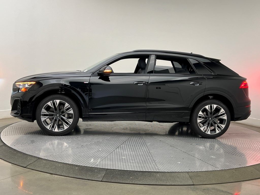 Thumbnail: 2026 Audi Q8 - 3