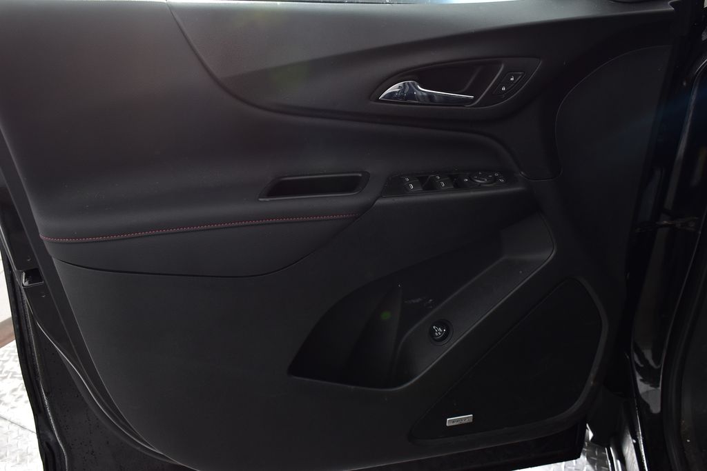Thumbnail: 2023 Chevrolet Equinox - 10