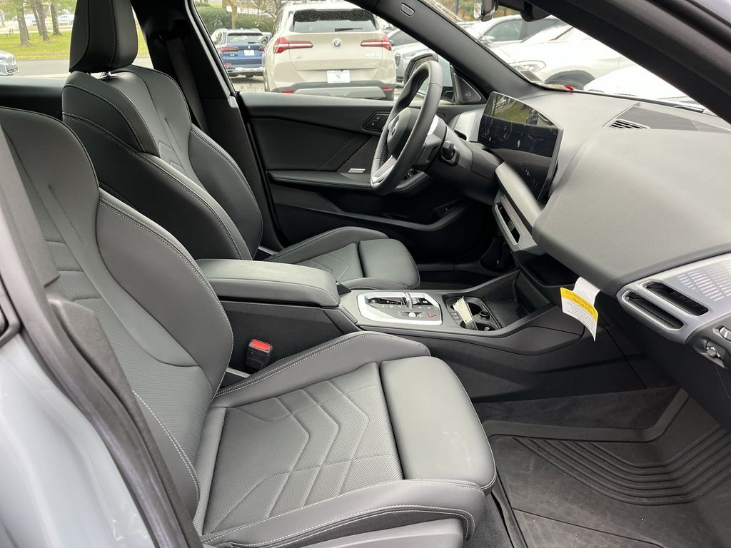 Thumbnail: 2025 BMW 2 Series - 25