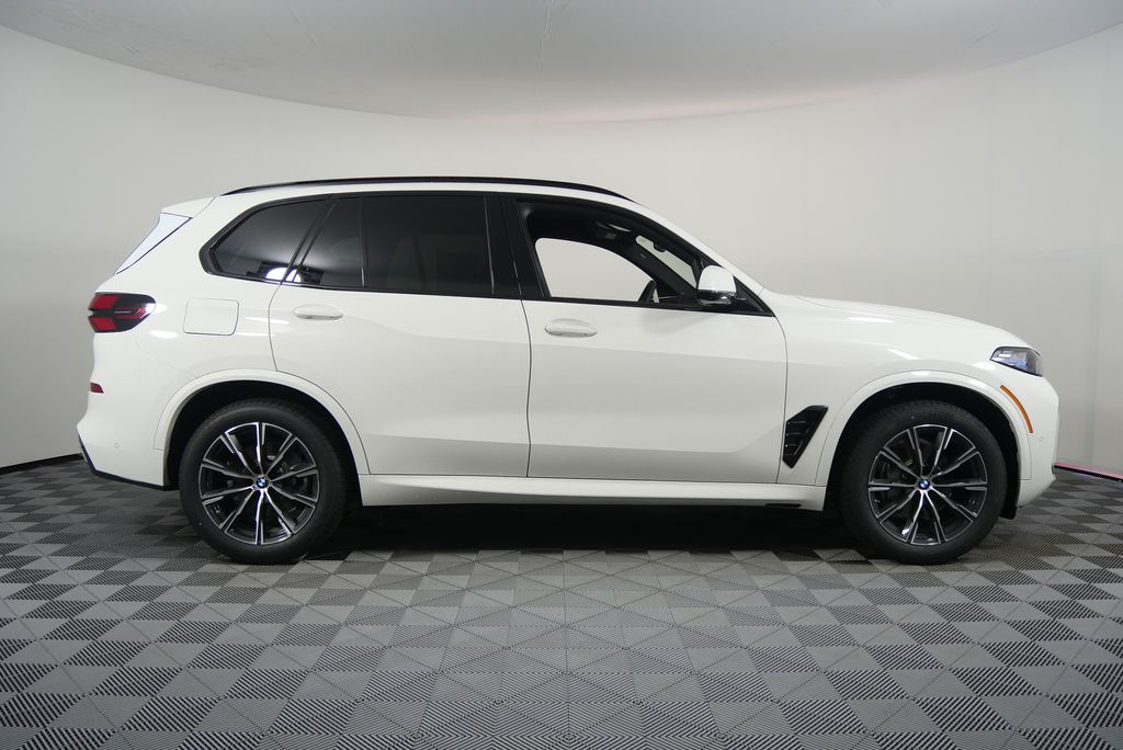 Thumbnail: 2026 BMW X5 - 2