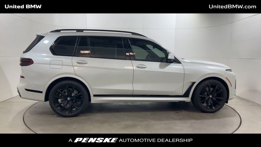 2025 BMW X7 xDrive40i 9