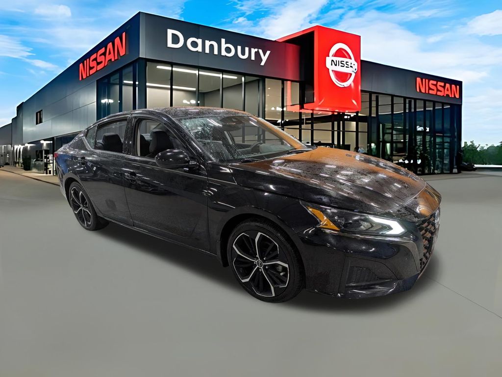 2023 Nissan Altima 2.5 SR FWD