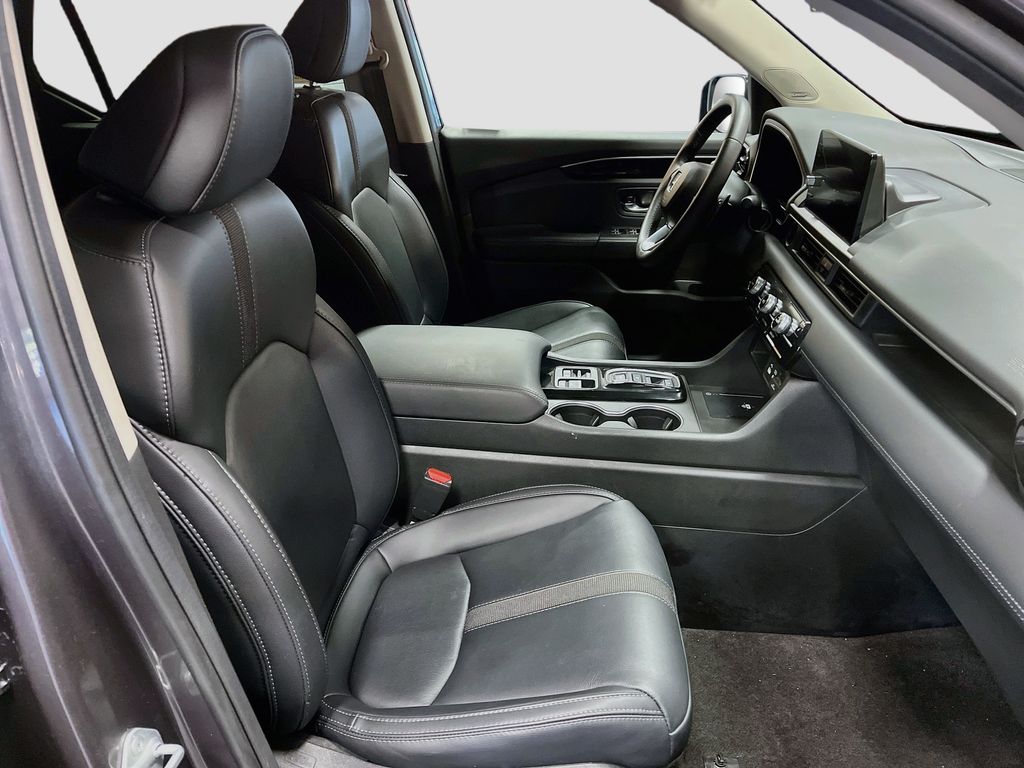 Used 2025 Charcoal Honda Touring image 31