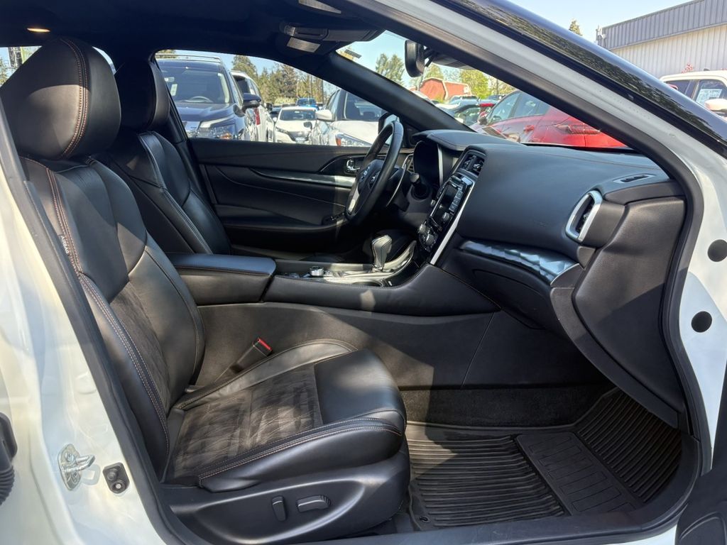 2020 Nissan Maxima SR