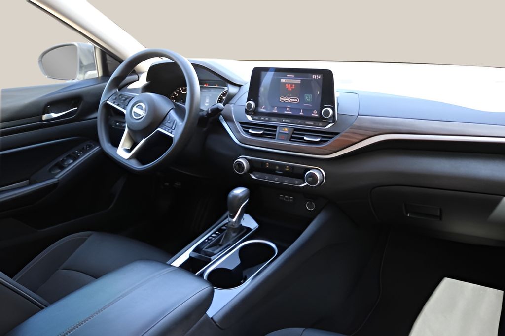 Used Car 2024 Nissan Altima  2.5 Sv For Sale Under $25,000 In Austin, Texas