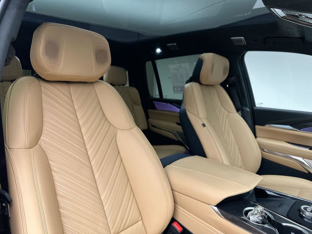 Thumbnail: 2025 Cadillac Escalade IQ - 18