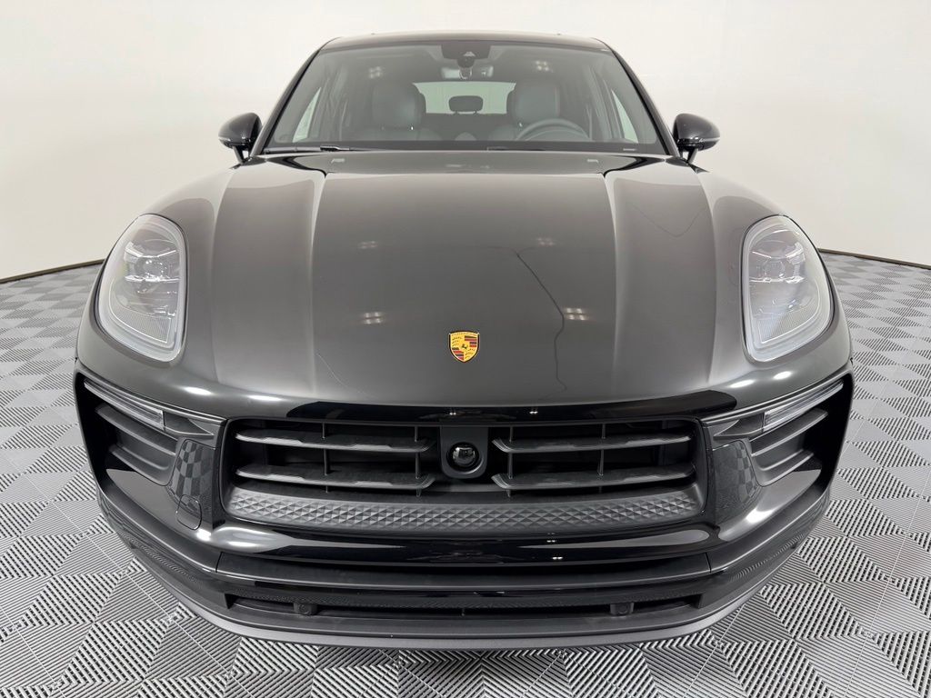 Thumbnail: 2026 Porsche Macan - 8