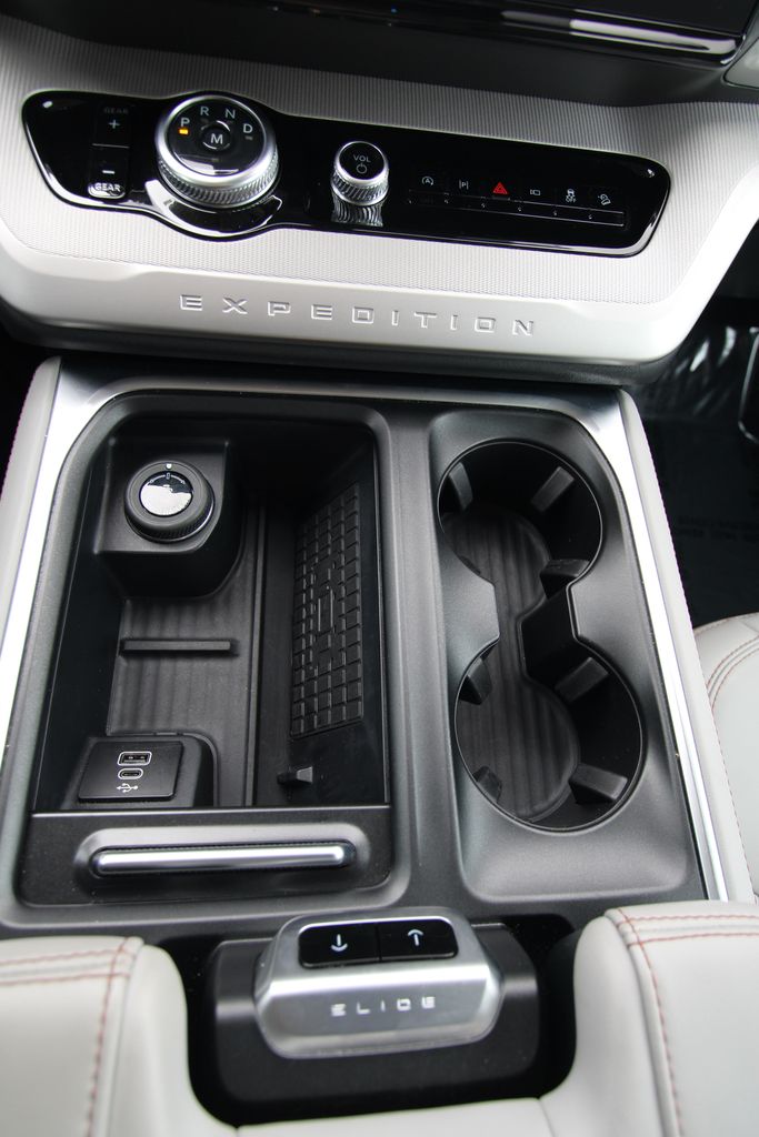Used 2025 Ford Expedition SUV