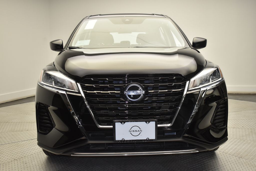 Thumbnail: 2025 Nissan Kicks - 2