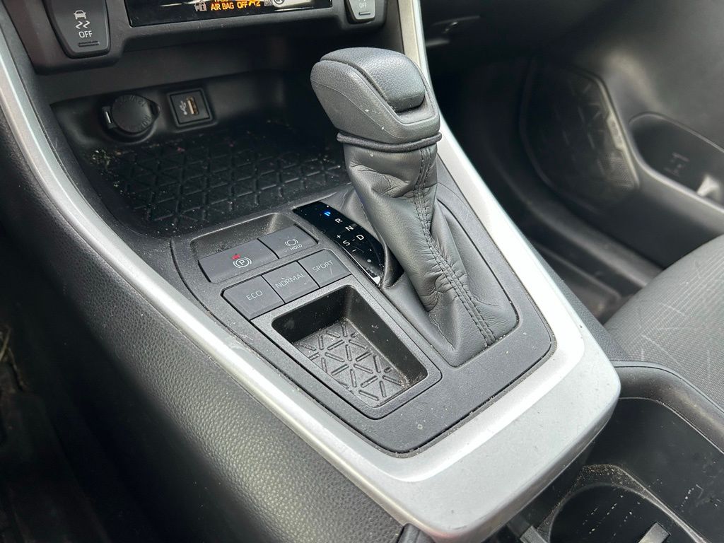 Thumbnail: 2023 Toyota RAV4 - 27