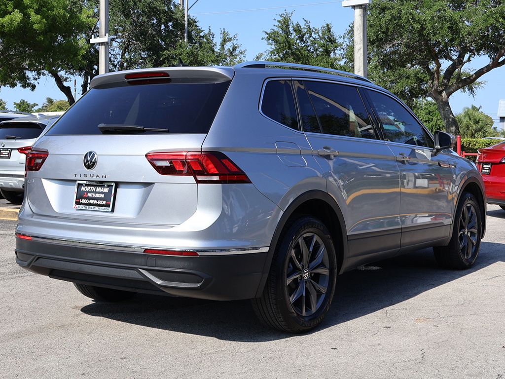 Used 2023 Silver Volkswagen 2.0T SE image 8