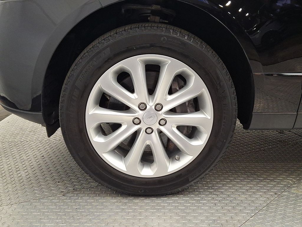 Thumbnail: 2017 Land Rover Range Rover - 8