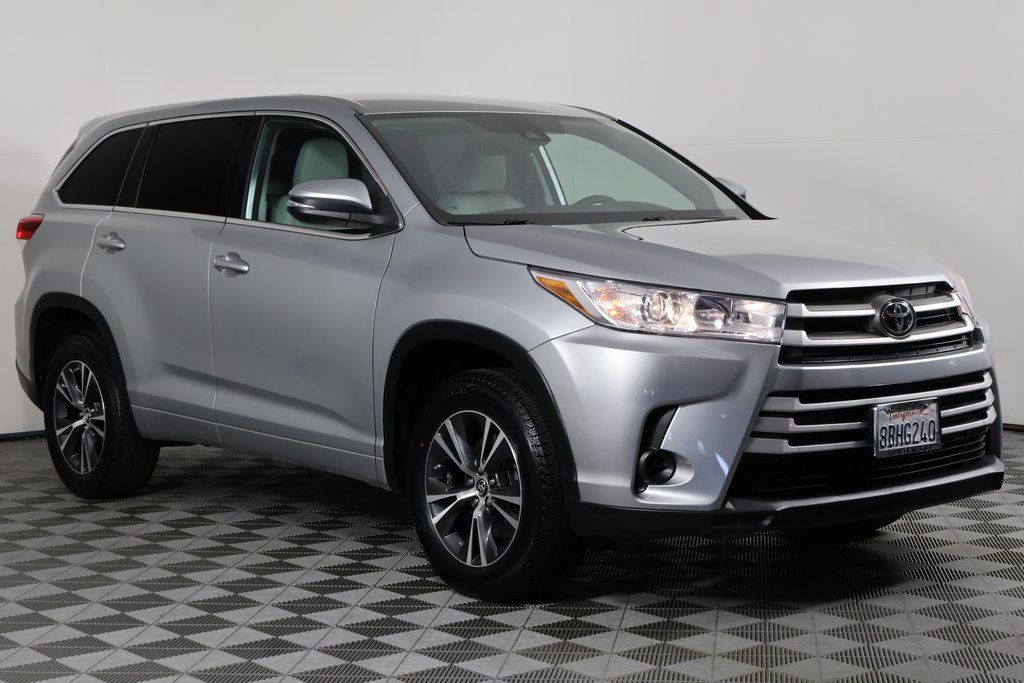Thumbnail: 2018 Toyota Highlander - 3