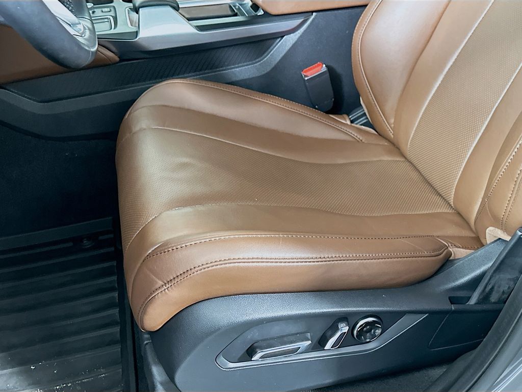 used 2023 Acura MDX car, priced at $38,999