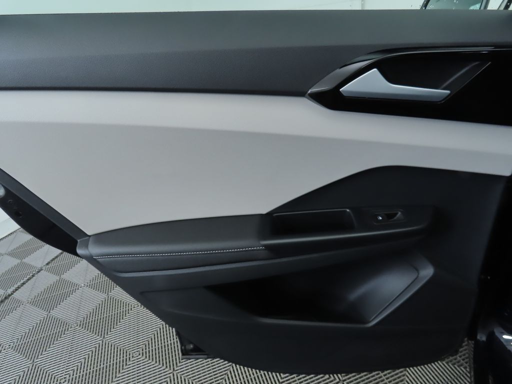 Thumbnail: 2025 Volkswagen Taos - 27