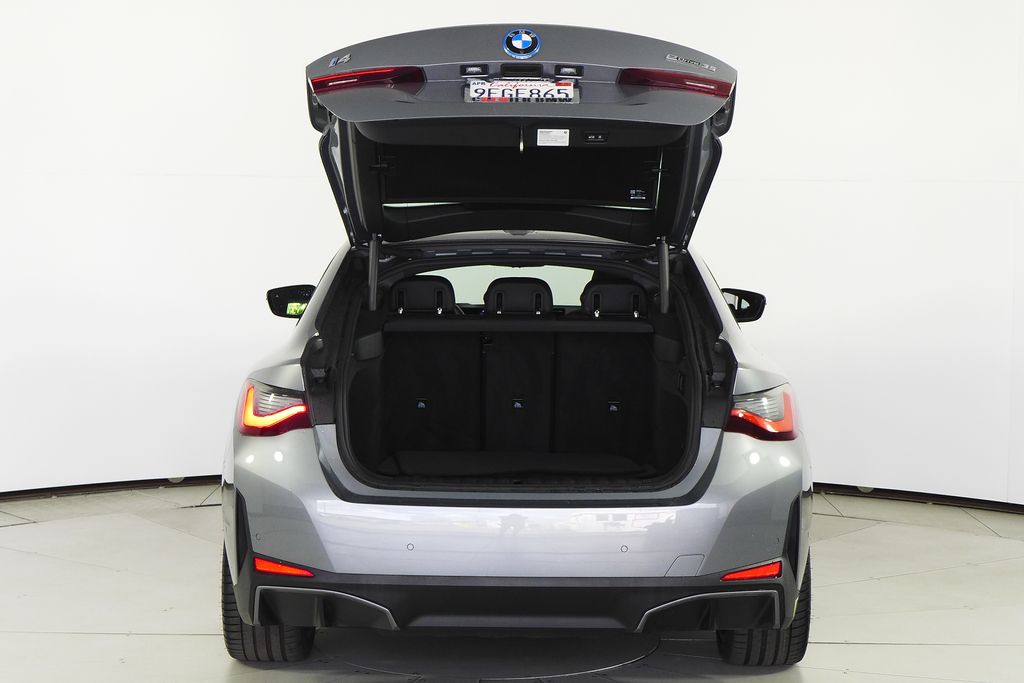 Thumbnail: 2023 BMW i4 - 10