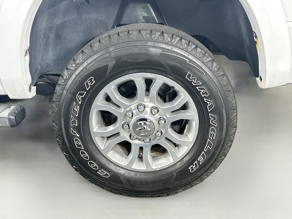 Used 2017 White Ram Laramie image 34