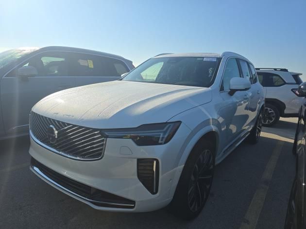 Crystal White Metallic 2025 Volvo XC90 B6 Plus Bright Theme 7-Passenger AWD SUV / Crossover All-Wheel Drive Automatic