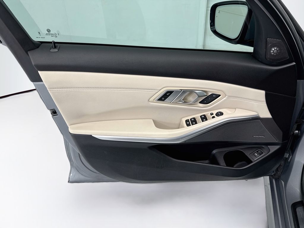 Thumbnail: 2023 BMW 3 Series - 23