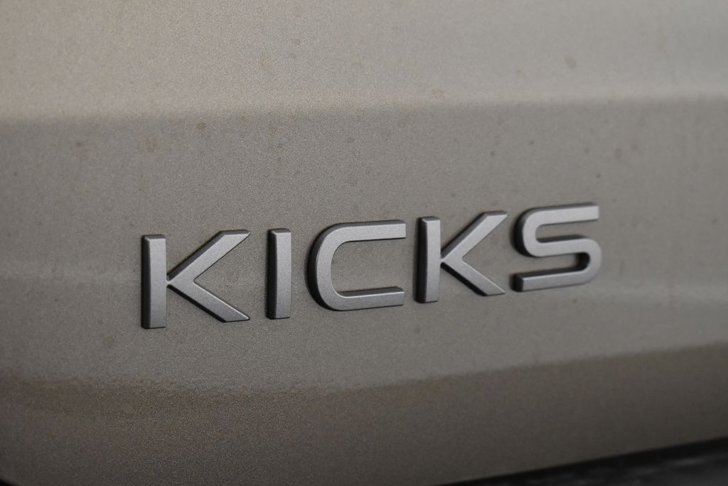Thumbnail: 2026 Nissan Kicks - 9