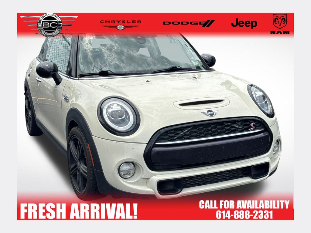 Pepper White 2019 MINI Cooper Hatchback Front-Wheel Drive 6-Speed Automatic