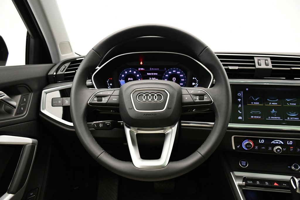 Thumbnail: 2025 Audi Q3 - 23