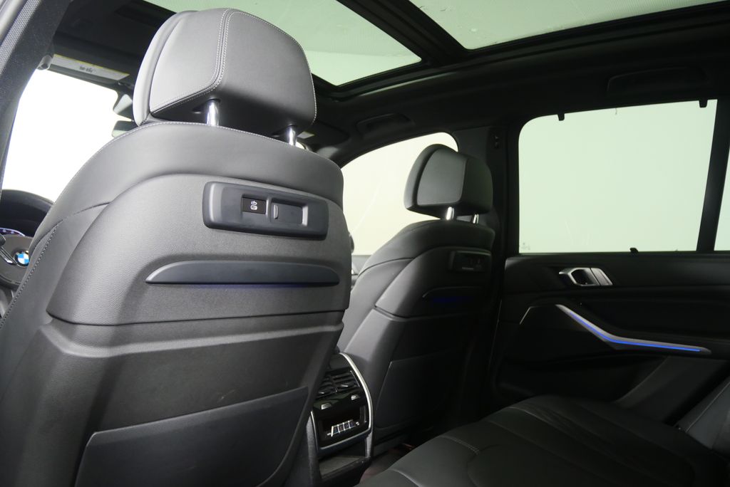 Thumbnail: 2022 BMW X5 - 11