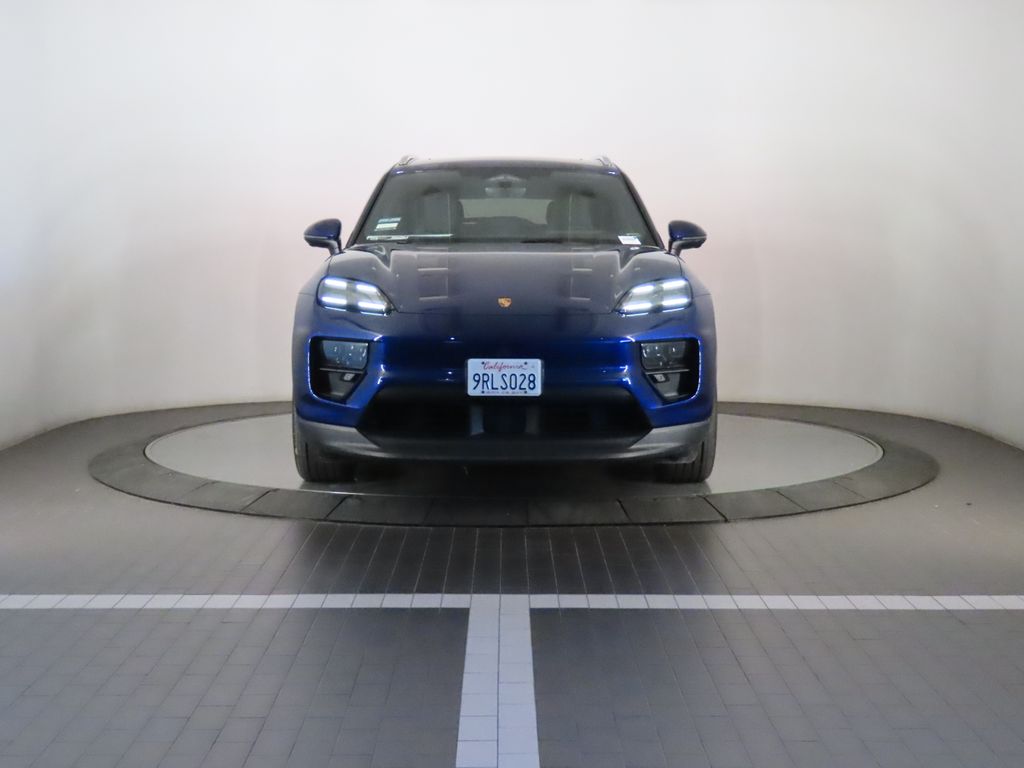 Thumbnail: 2024 Porsche Macan - 10