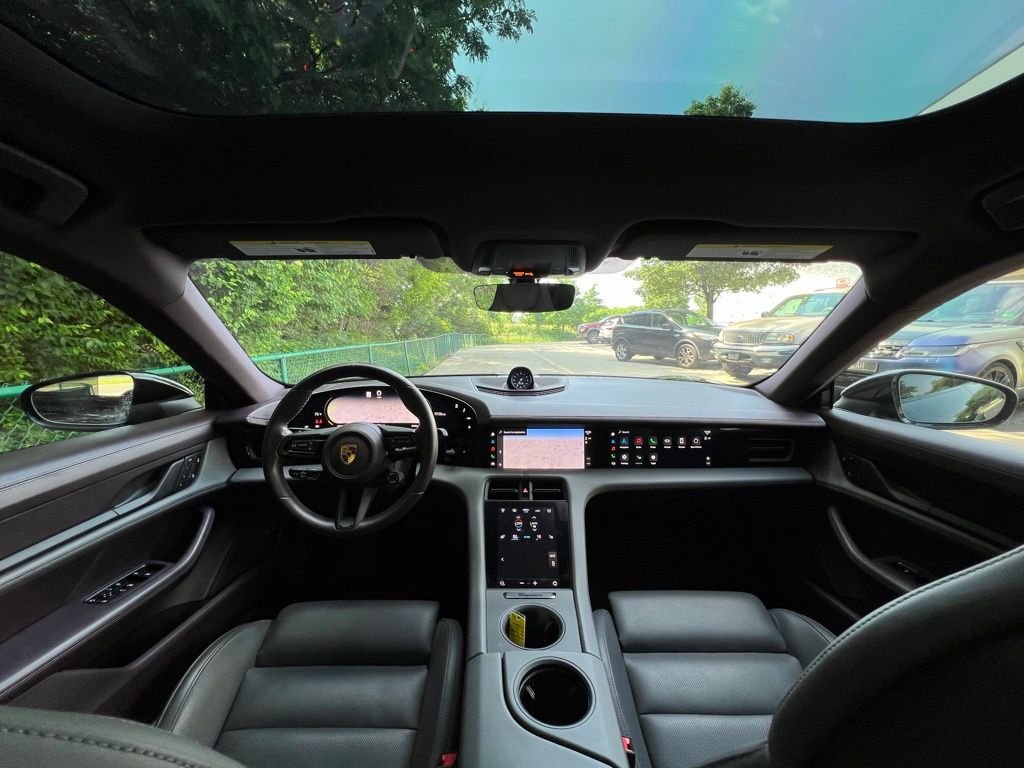 2022 Porsche Taycan 4S photo