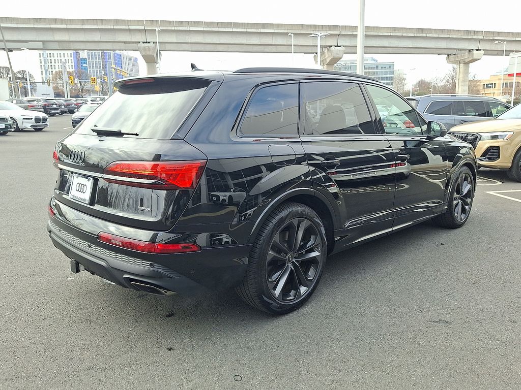 Thumbnail: 2026 Audi Q7 - 3