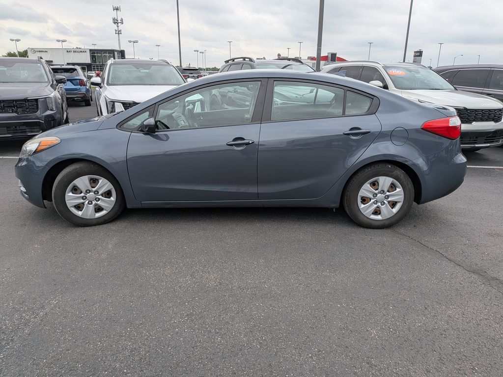 Used 2016 Blue Kia LX image 4