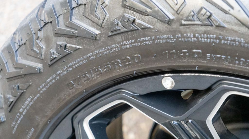 Used 2024 GMC Canyon Elevation 4D Crew Cab