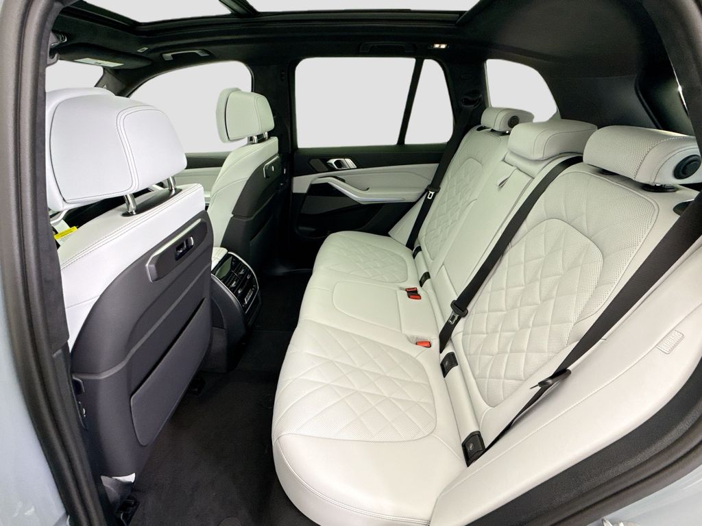 Thumbnail: 2026 BMW X5 - 20