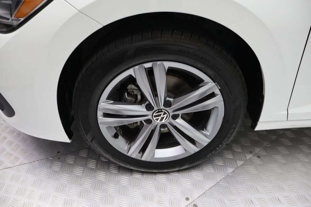 Thumbnail: 2022 Volkswagen Jetta - 4