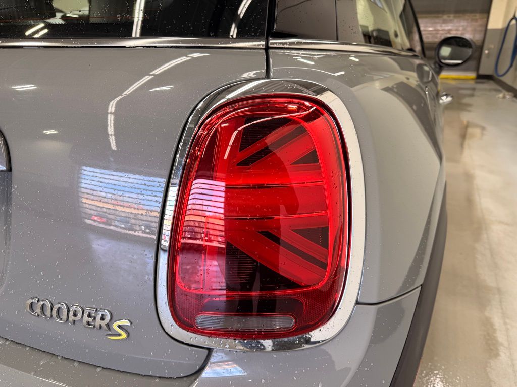 Thumbnail: 2021 MINI Cooper - 5