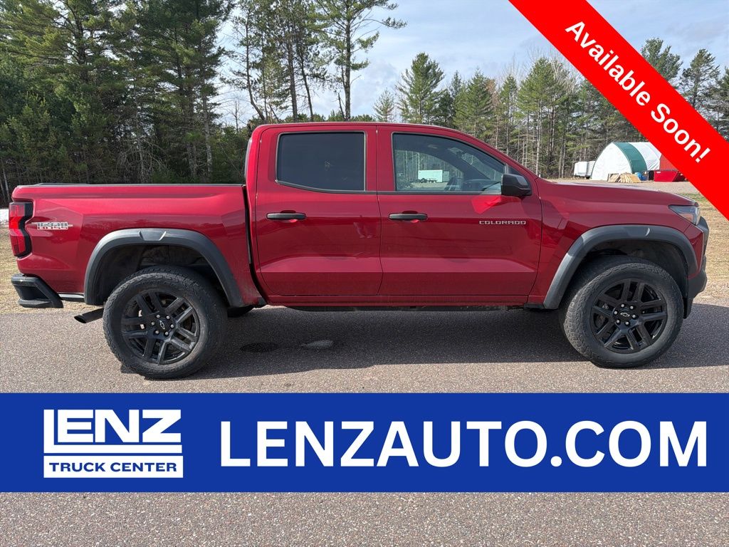 Radiant Red Tintcoat 2023 Chevrolet Colorado Trail Boss Crew Cab 4WD Pickup Truck Four-Wheel Drive 8-Speed Automatic