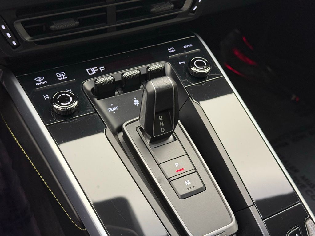 2022 Porsche 911 Turbo S 17